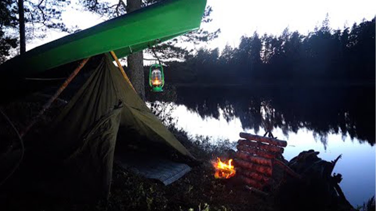 SOLO SURVIVAL CAMPING In HEAVY RAIN, THUNDER - Building Warm BUSHCRAFT ...