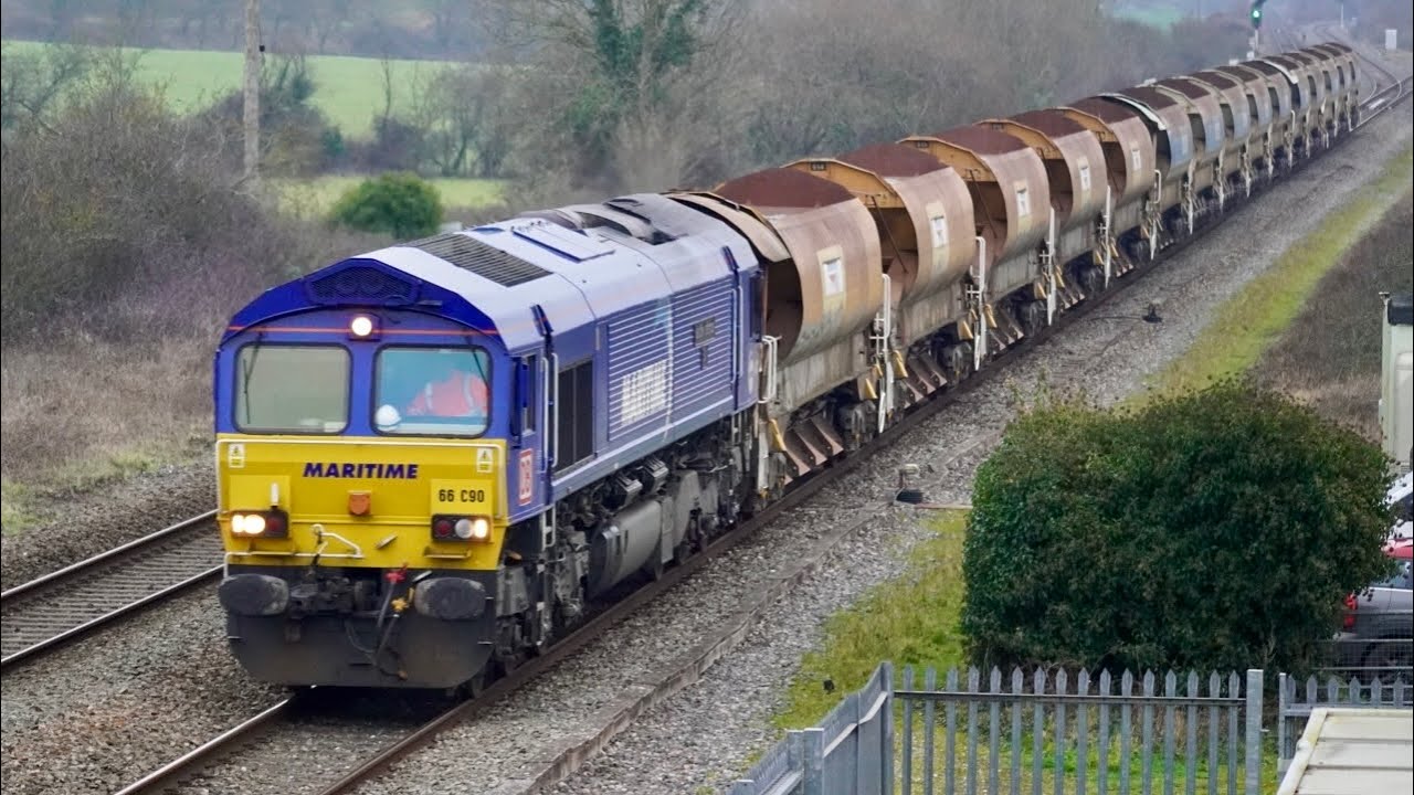 Various UK Trains in the Southwest January 2025