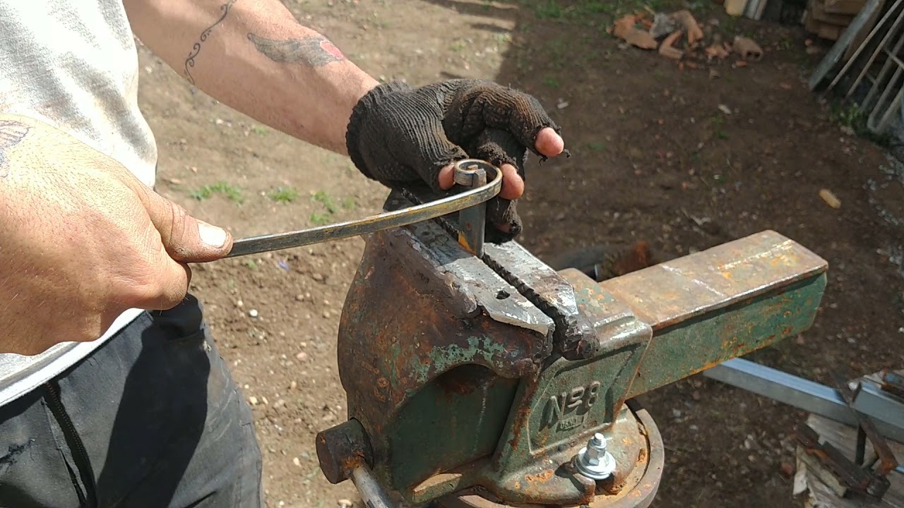 dobra de evoluta arabescos a mão
