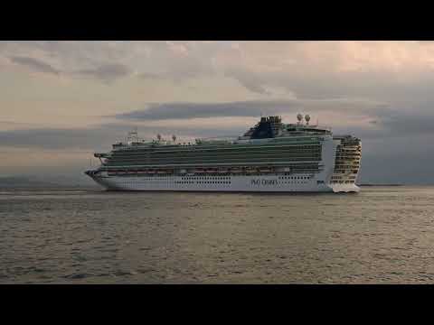 Ship traffic at