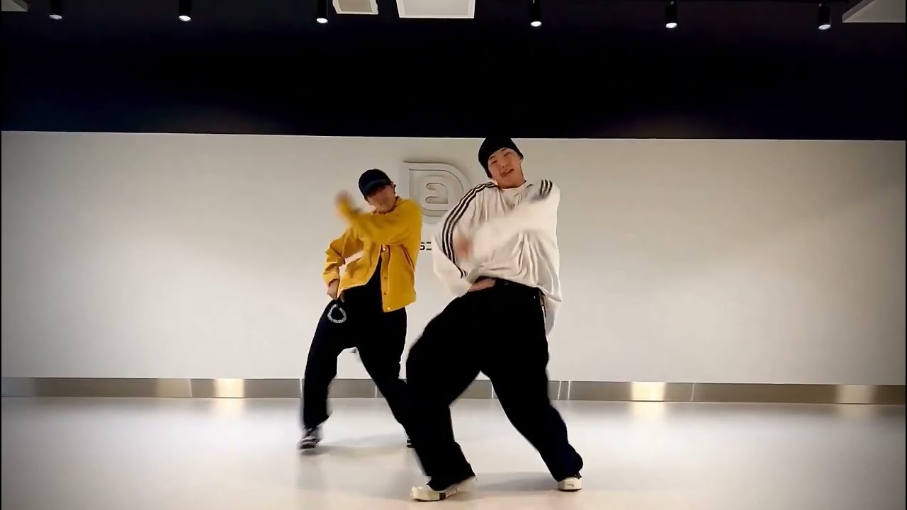 Mirrored HOSHI SEVENTEEN w dancer Jongho  Baauer   Temple ft MIA G DRAGON dance video