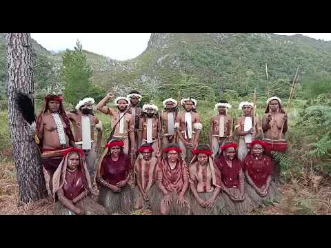 Group Tarian Adat Wamena Dari Suroba