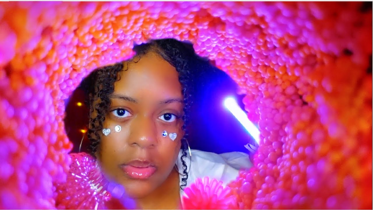 ASMR ✨GETTING SOMETHING OUT OF YOUR EARS👂🏽🤏🏾✨[INTENSE TINGLES 🤤💗✨]