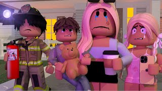 WE HAVE A HOUSE FIRE! *LIVING IN MY EX HUSBANDS APARTMENT?* VOICE Roblox Bloxbug Roleplay by peachyylexi 44,920 views 1 month ago 33 minutes