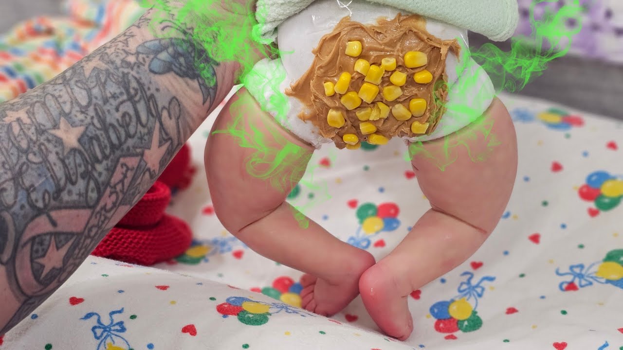 My reborn baby has HUGE POOP Explosion!! Let's go Shopping! Changing my