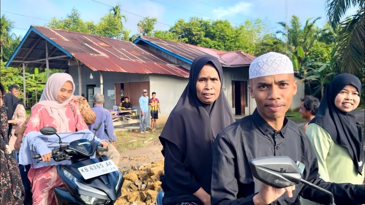 Kampung madura kalimantan, ditengah hutan tapi ramai penduduknya