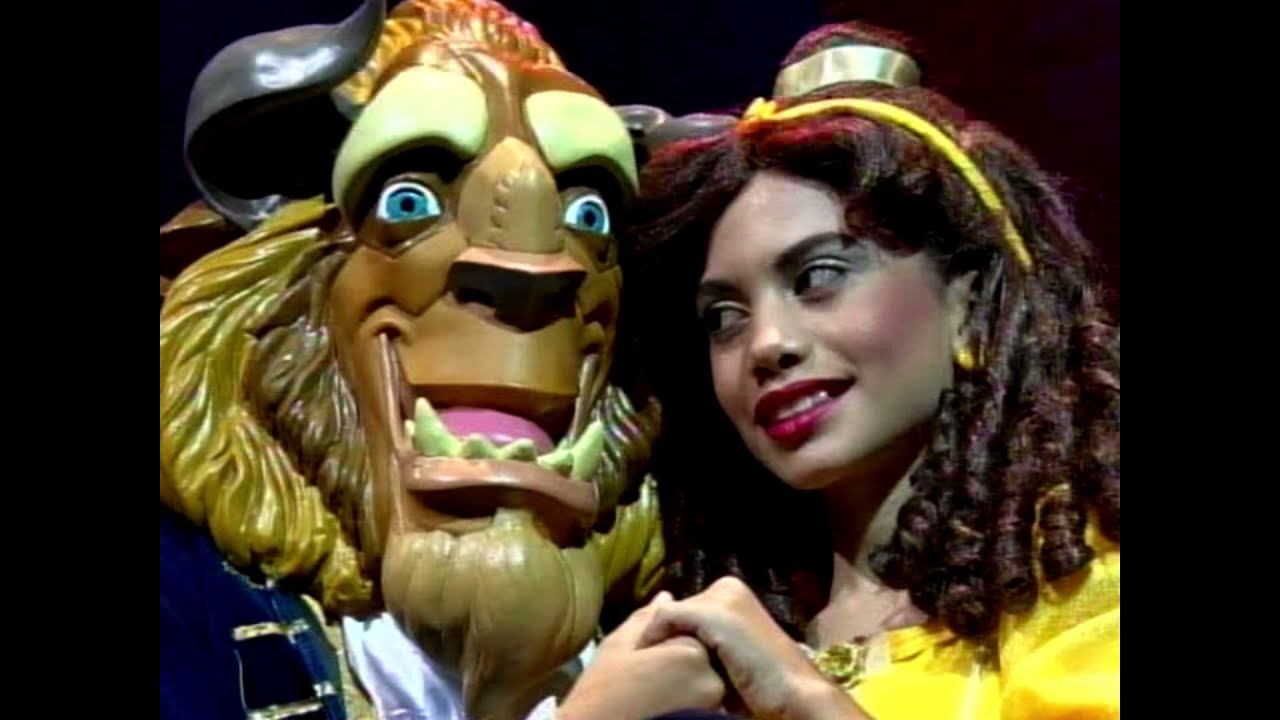 Disney Dazzle - The Love Movement Lights of Love Children's Choir (2016)