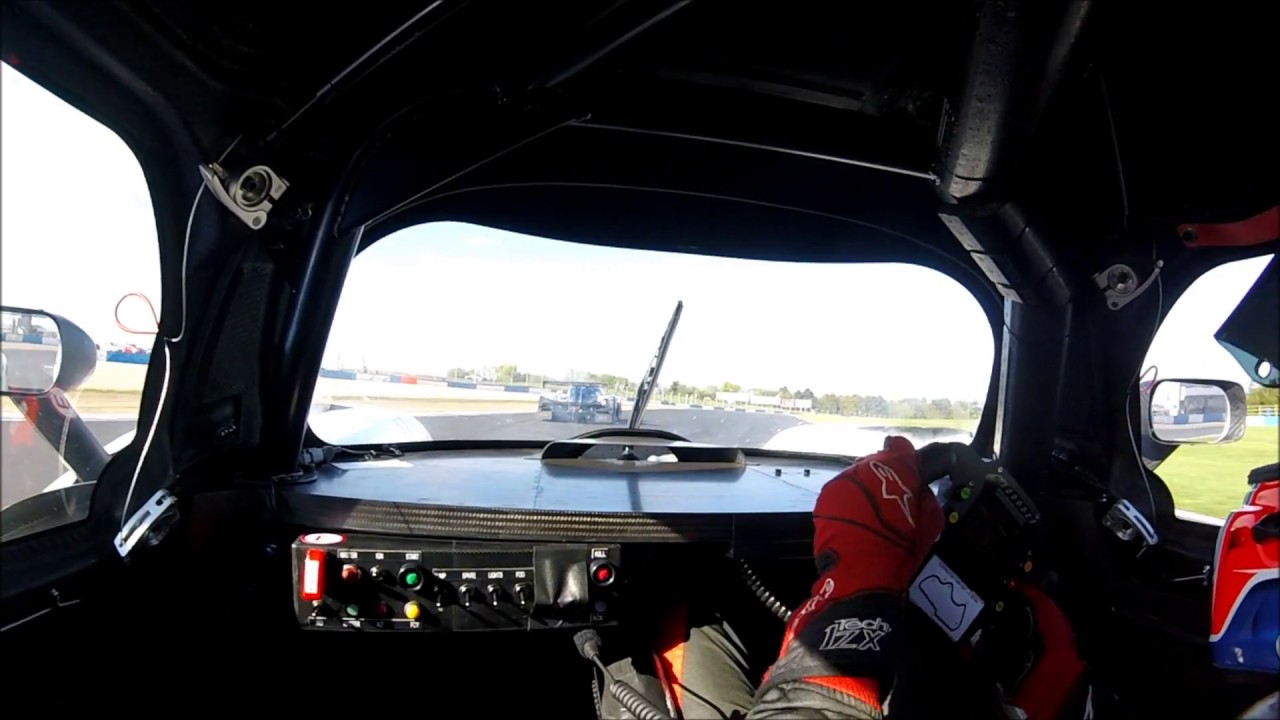Colin Noble, Ecurie Ecosse / Nielsen Racing Ligier LMP3, Donington 2017, taking the lead in race 2