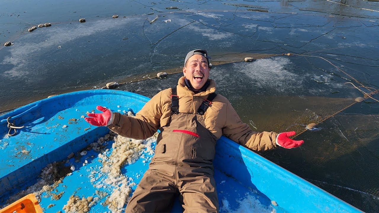 쇄빙선은 처음 타봅니다..! 배로 얼음을 깨서 잡은 녀석을 먹어보자!