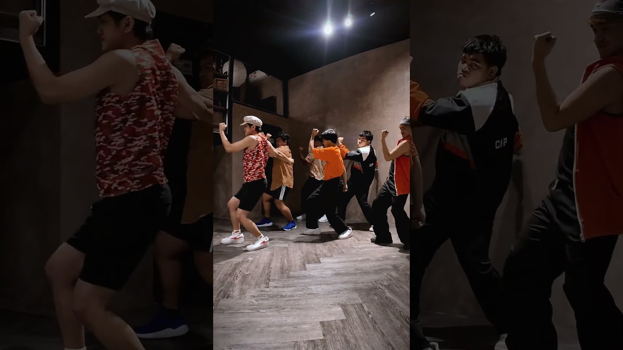 BOMBA!!!! DC: @zeuscollins91  