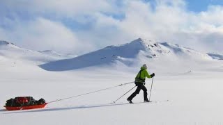 Equipment and Tips for Nordic Adventure
https://www.waldhandwerk.de/kurs-informationen/ With: Susanne Williams: https://www.youtube.com/user/susannewilliams
https://www.facebook.com/Waldhandwerk https://www.instagram.com/waldhandwerk/
Waldhandwerk® Bushcraft - Survival Trainings: http://waldhandwerk.de/
BUSHCRAFT Das Buch vom Waldhandwerk: http://amzn.to/2vFavxA
APO1 from Lilly: https://www.survivallilly.at?ref=993
Kanal auf deutsch: https://www.youtube.com/channel/UCr2lN0oni_JeMepgjmZKZqA
English Channel: http://www.youtube.com/user/Waldhandwerk
Equipment and Tips for Nordic Adventure
Join Waldhandwerk - Bushcraft Survival as they share essential equipment and valuable tips for embarking on a Nordic adventure, especially in snowy and cold conditions. This video provides insights into specialized gear and strategies for safety and comfort in challenging environments.
Key Equipment & Tips Discussed:
Skis: The video highlights the importance of skis, specifically mentioning that the featured skis are alpine but fit within a standard packing setup.
Big BV Bag (Bivy Bag/Survival Bag): A crucial piece of gear is a large BV bag used to store all essential warm clothes, communication equipment, and survival items to ensure safety in extreme conditions. The system allows for quick deployment with skis and a marker panel for rescue.
Fire Blanket: A versatile fire blanket is presented as a marvelous item for multiple uses – not only for cooking (placing a pot on it) but also for insulation from the snow, a privacy shield in a tent, and an additional layer of warmth. It can even be used as a fire reflector.
String/Cordage: The presenter emphasizes the importance of having plenty of string or cordage for various bushcraft tasks.
Gaiters: Thin gaiters for boots are mentioned as essential for keeping snow out, especially when combined with layers inside.
Specific Scope (Polar Tourism Guide Association): The discussion touches upon the specific scope of gear relevant to the Polar Tourist Guide Association, implying standards for extreme cold environments.
This video is a must-watch for anyone planning a trip to cold, snowy regions or looking to deepen their knowledge of specialized winter bushcraft and survival gear.
#NordicAdventure #WinterCamping #BushcraftGear #SurvivalTips #ColdWeatherSurvival #OutdoorEquipment #Waldhandwerk #Skis #FireBlanket #BivyBag #WinterBushcraft #WildernessSkills Equipment and Tips for Nordic Adventure