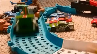 Knex Mario Kart Classic: Grand Prix IV, Race 3/4: Carburetor Circuit
I OWN NONE OF THE MUSIC, SOUNDS OR CHARACTERS IN THIS VIDEO, I ONLY OWN MY VOICE! Copyright infringement not intended. Knex Mario Kart Classic: Grand Prix IV, Race 3/4: Carburetor Circuit