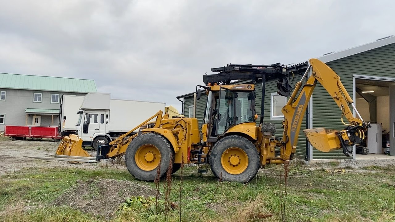 Köp Grävlastare Hydrema 926 D med kran och redskap på Klaravik