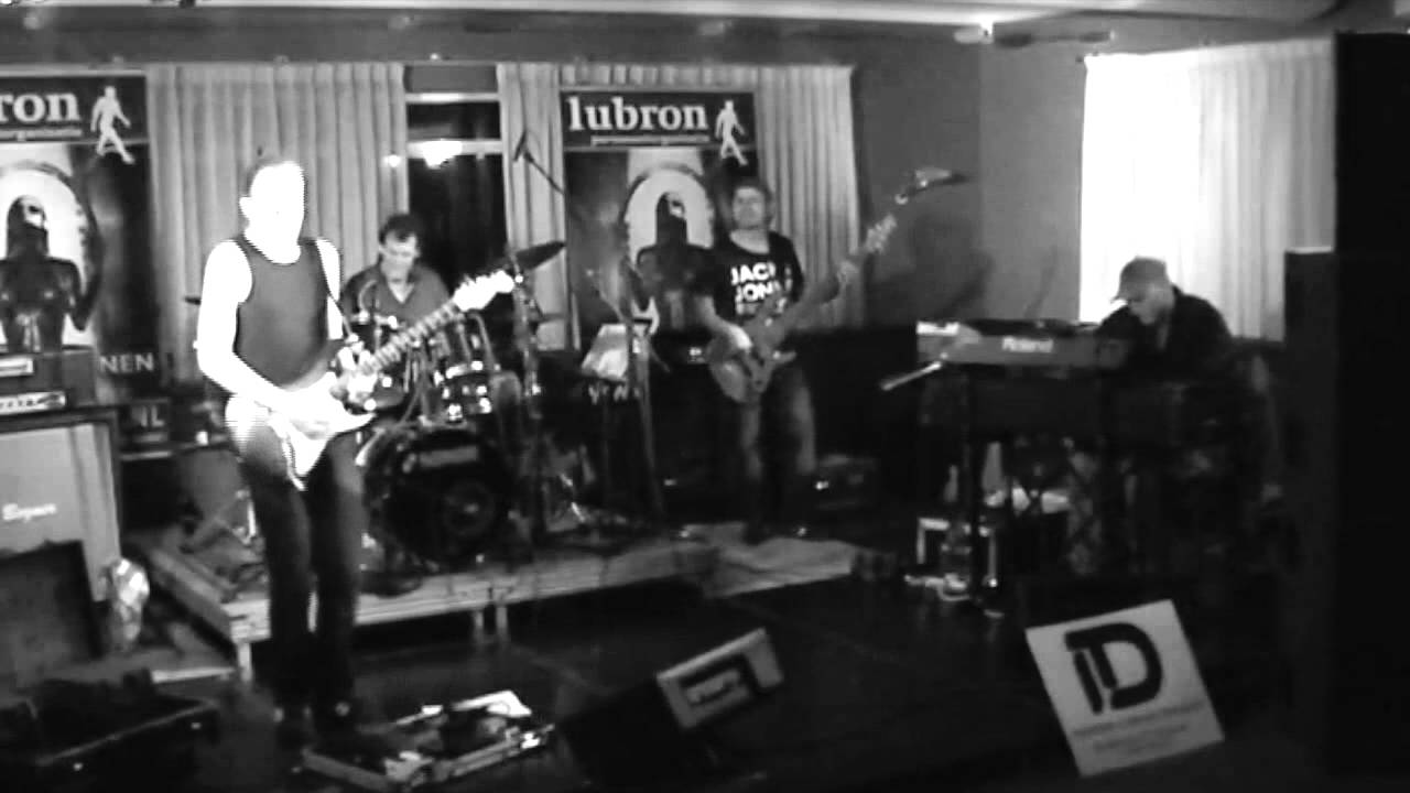 Sending Roses - Niels van der Steenhoven