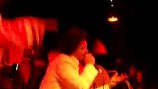 bizzy performing Thugz Cry