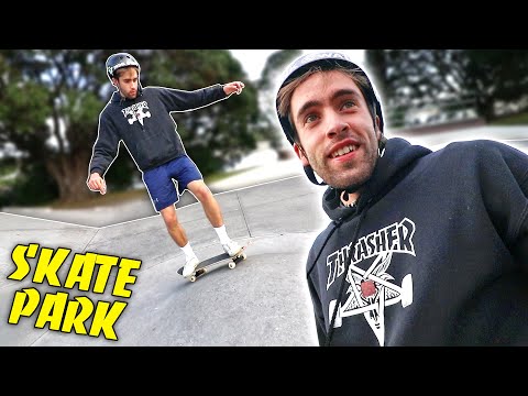 FIRST TIME AT THE SKATEPARK!