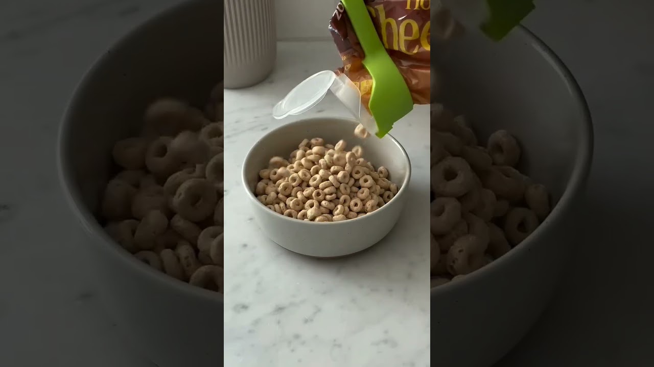 Bag Clips with Spout for Easy Food Storage and Pouring 