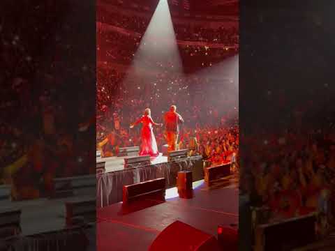 Carimi featuring Tina Ly – “À Tes Côtés” Live Performance #ATesCotes