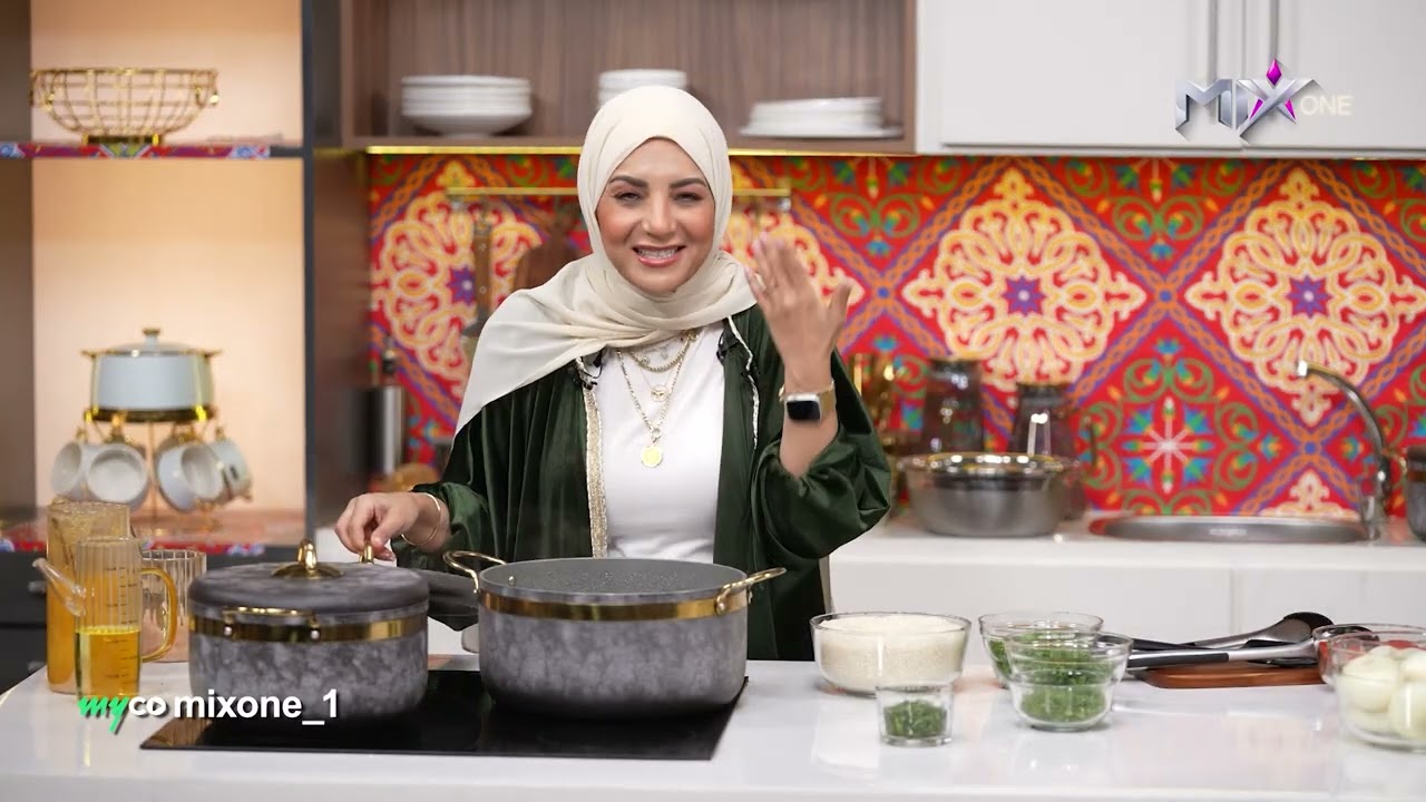 طريقة عمل دجاج محمر بخلطة رائعة مع شيف سارة عبد السلام