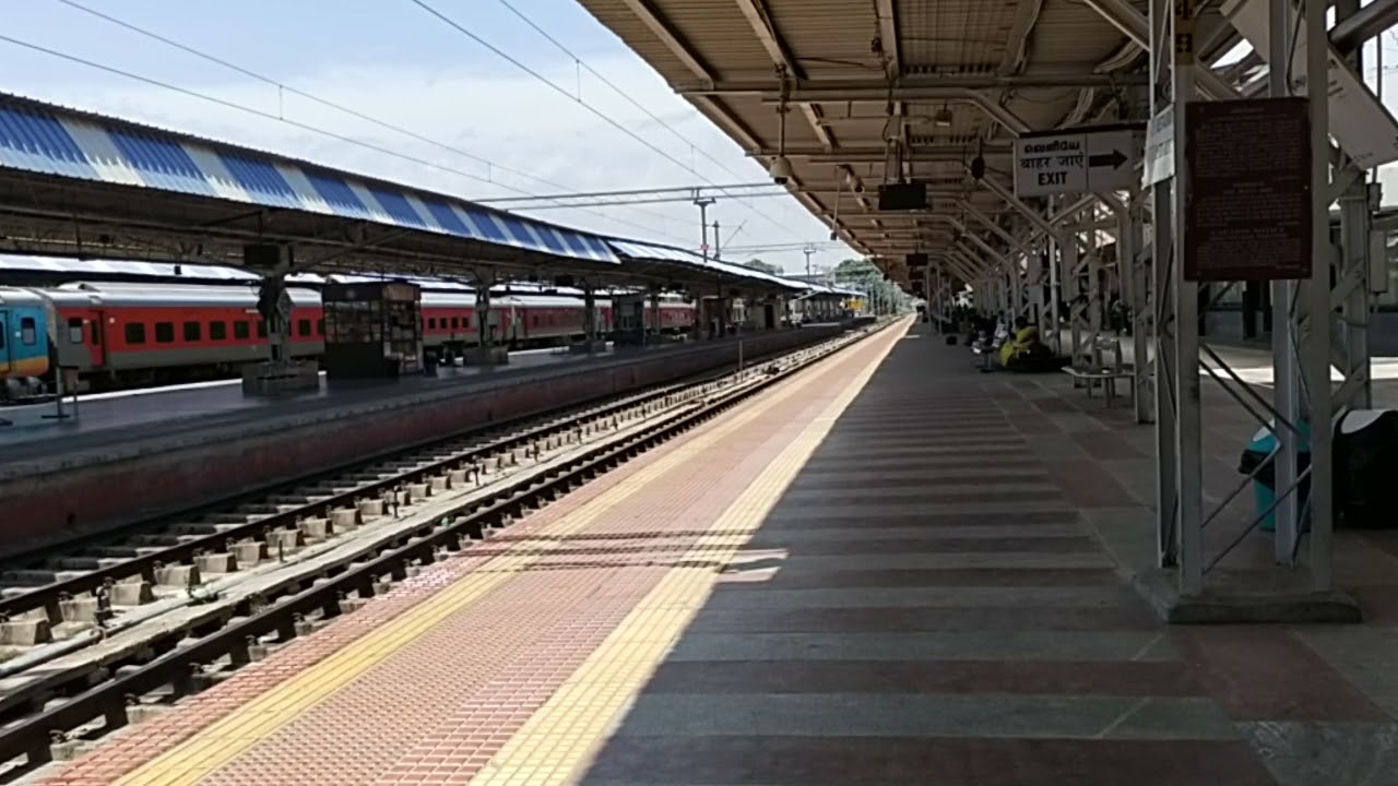 Madurai railway station Amritha express MDU to TVC announcement