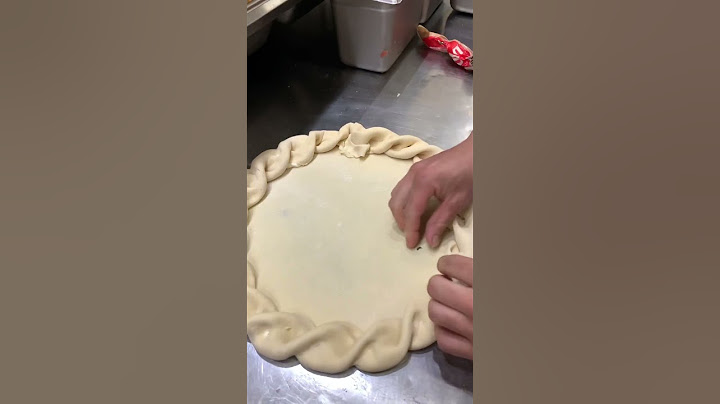 Pizza com borda trançada (modelada)