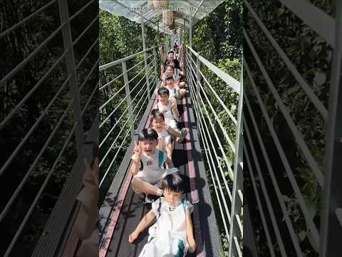 لكن الطفل المشاغب اهان المعلم