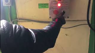 paw hinged dock leveler loading platform