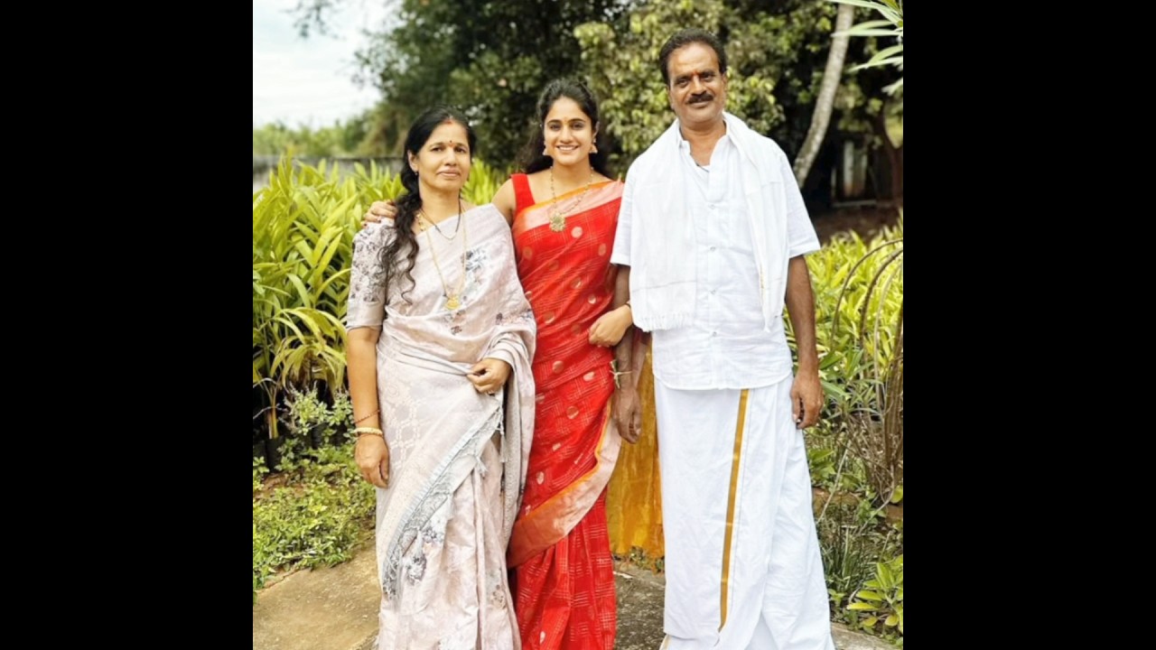 Jagadhatri Serial Deepthi Manne (Jagadhatri) Sankranthi Celebration with her Family