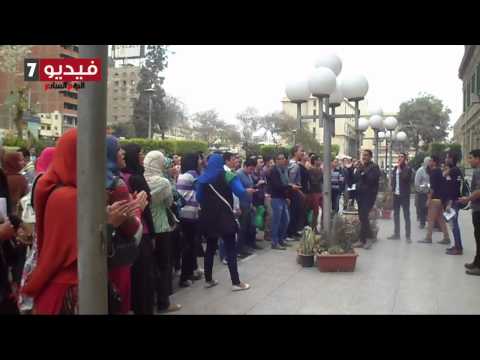 طلاب تجارة القاهرة يتظاهرون تحت شعار مش هنسقط