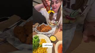 Brit Tries Cracker Barrel Fried Chicken 🇺🇸🍗