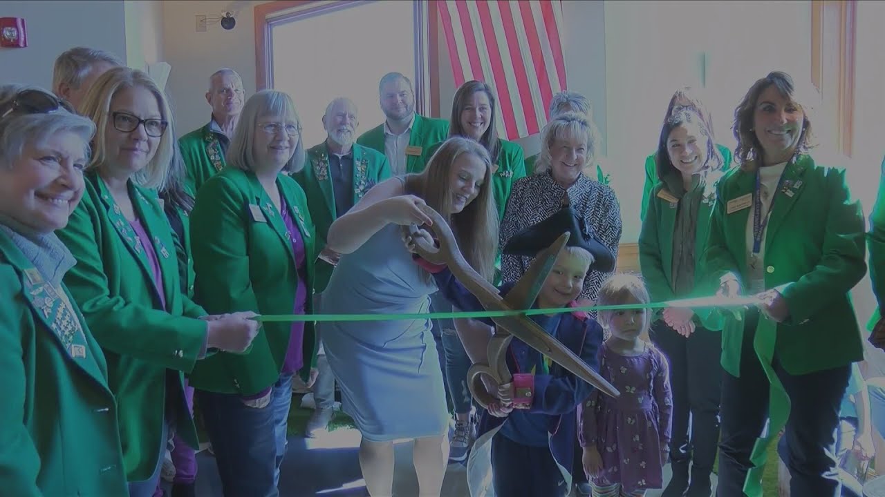 Lewis and Clark Interpretive Center cuts ribbon for new exhibit