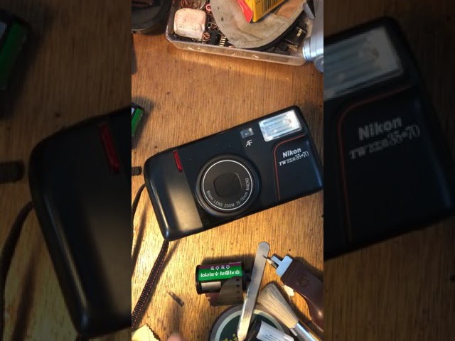 【フィルムカメラ】ニコン Nikon TW ZOOM 35-70 (フィルム付) Nikon TW ズーム 35-70 35mm フィルム カメラ ポイント アンド