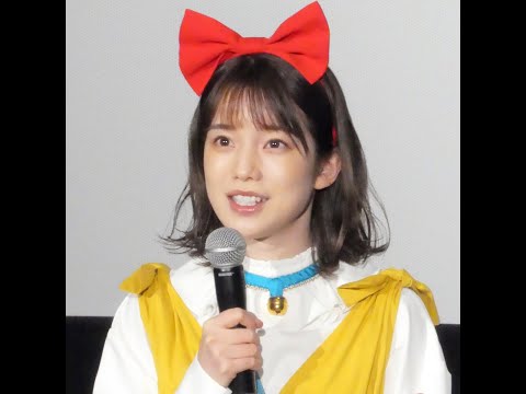 奥まで見えた？弘中綾香アナ、大胆なミニ丈「男との宅飲み姿」写真の衝撃！