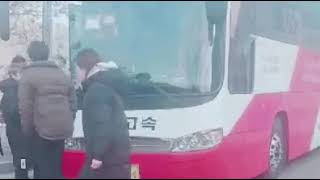 Chanyeol Gives His Hand?