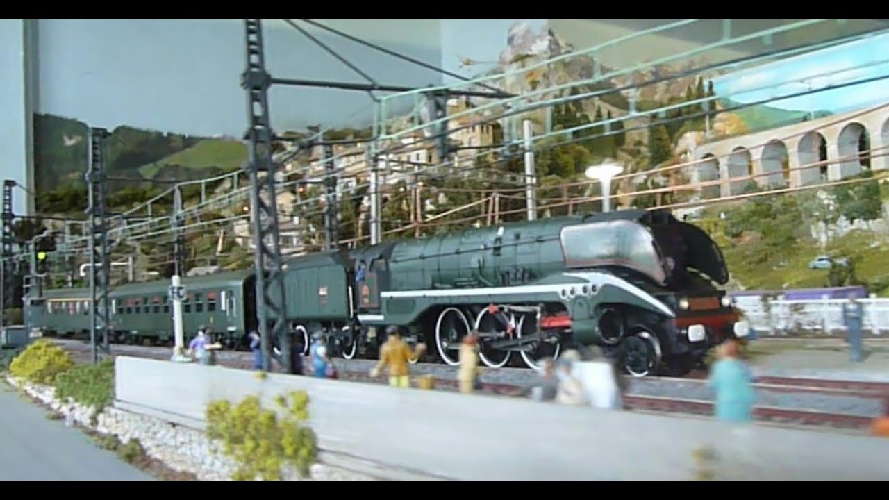 Rame DEV avec la 232U1 SNCF