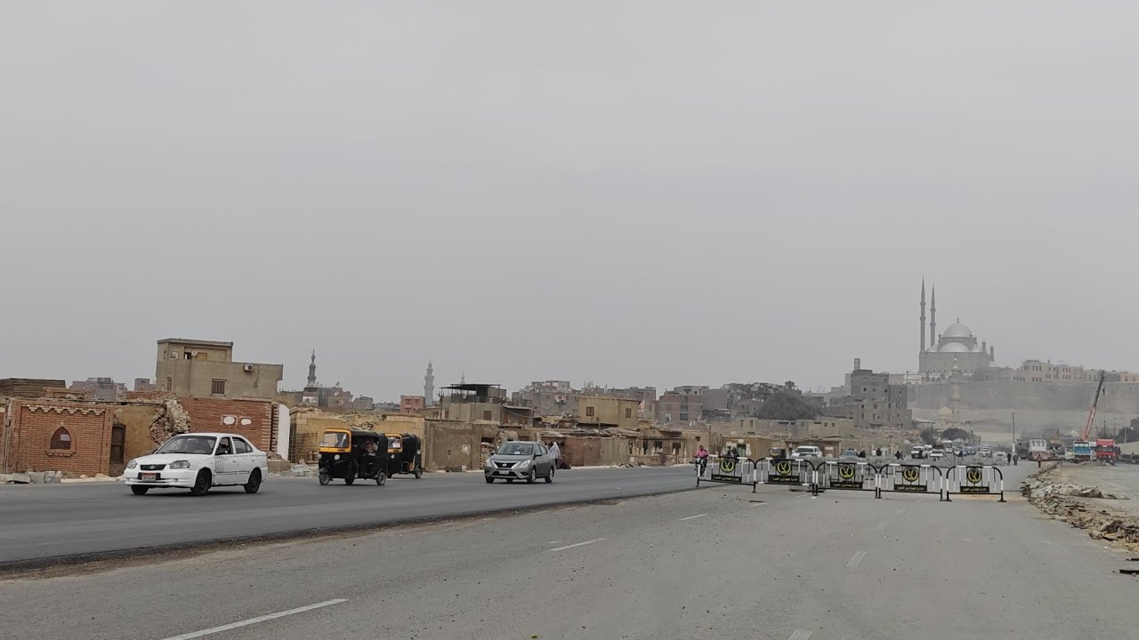 الطريق تضاعف والجبانات اتهدت.. مدخل السيدة عائشة اتغير بالكامل