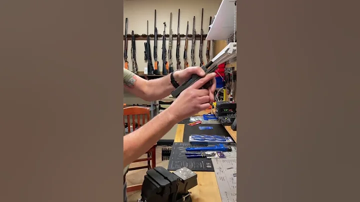 What are you carrying? #edc #fullsizefridsy #iwb #concealcarry