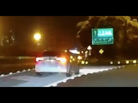 車上肯定在放黃文星的三心兩意
