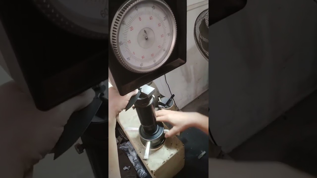Blade HRC hardness test #KnifeHardness #BladeSteel #HRC #KnifeMaking #Metallurgy #QualityControl