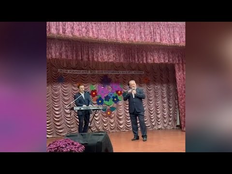 Богдан Бенюк та Роман Рудий ЙШЛИ КОРОВИ ІЗ ДІБРОВИ укр нар пісня 