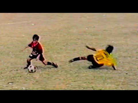 Lionel Messi HUMILLANDO Rivales desde los 8 Años ᴴᴰ