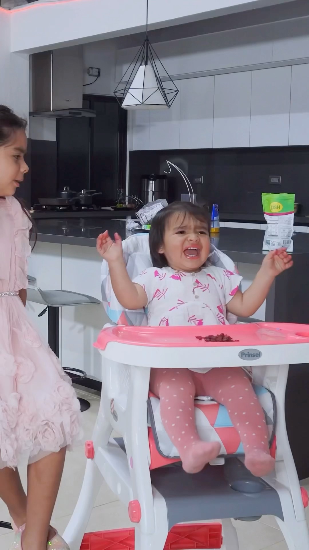 ASUSTÉ A MIS HIJAS CON ESTE DISFRAZ??