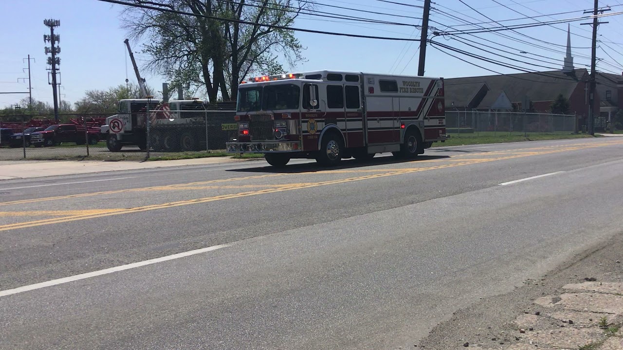 Woodlyn Volunteer Fire Company Rescue 67 Responding