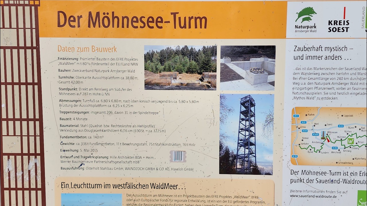 Möhnesee Turm Besteigung. Ein Wahrzeichen der Landschaft im Herzen des Sauerlandes. Wanderung