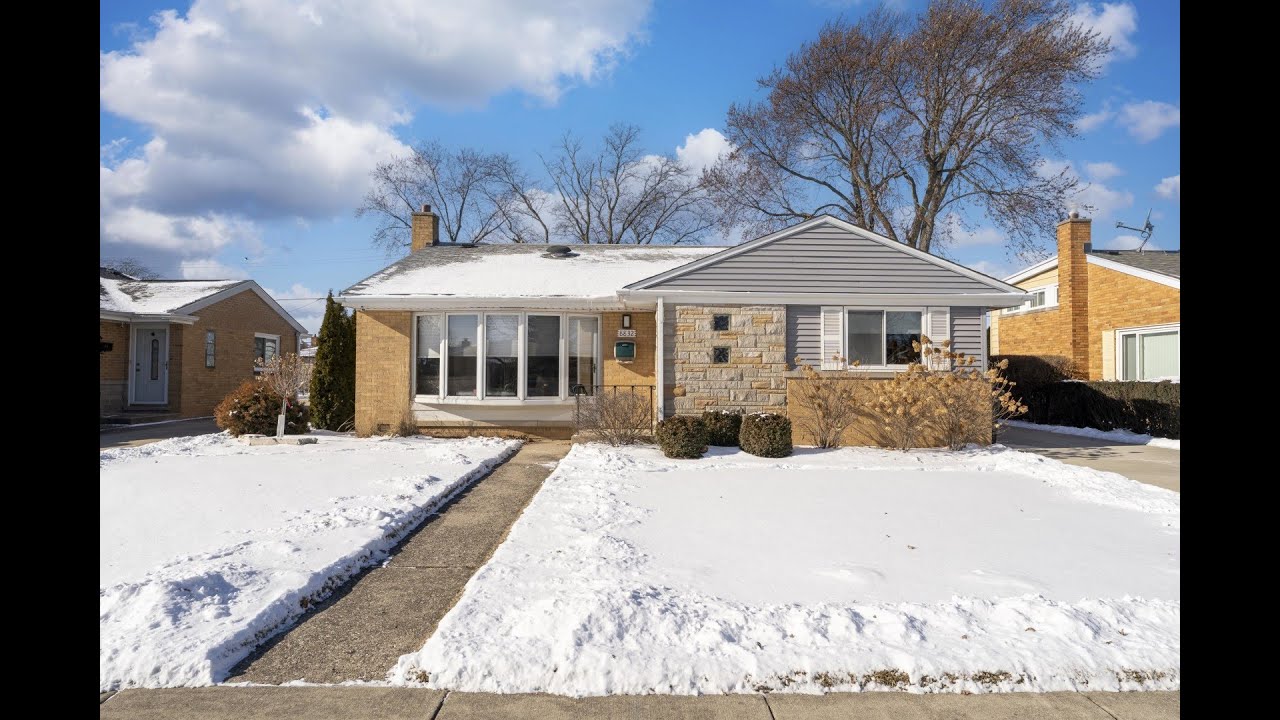 Holly Baer|8832 Osceola Ave|Morton Grove, IL|ColdwellBankerHomes.com