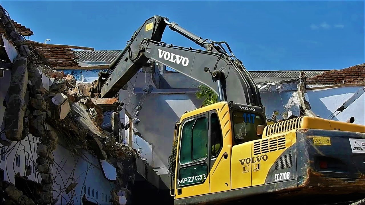 House Building Demolition Excavator Volvo EC210B YouTube