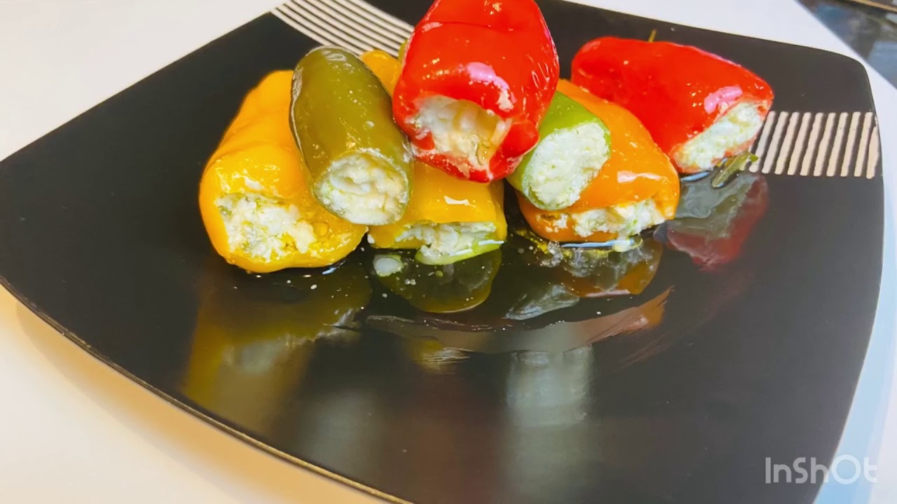 طريقة عمل الفلفل الألوان المخلل المحشي بالجبنة الفيتا والغرقان في زيت الزيتون
