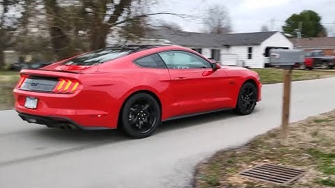 2019 Mustang GT With Longtube Headers, No Cats, X-pipe, Stock Mufflers, Full Throttle Pull And Revs