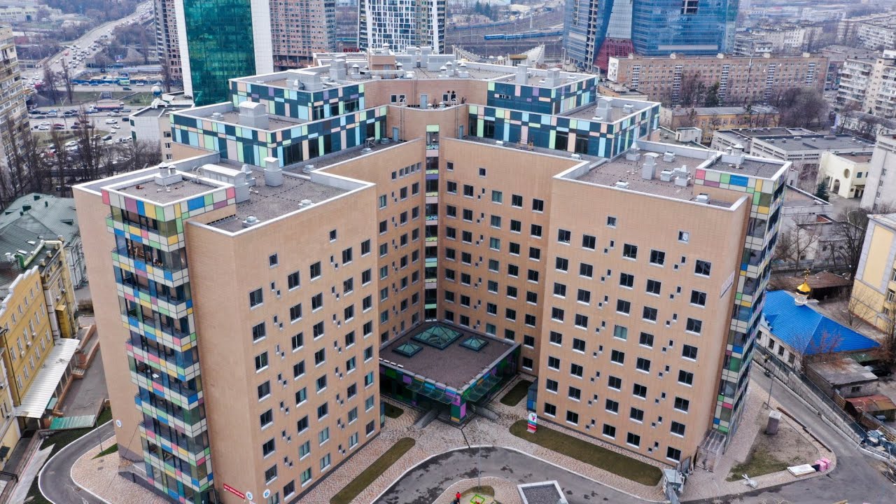 В Киеве достроена больница "Охматдет" - YouTube