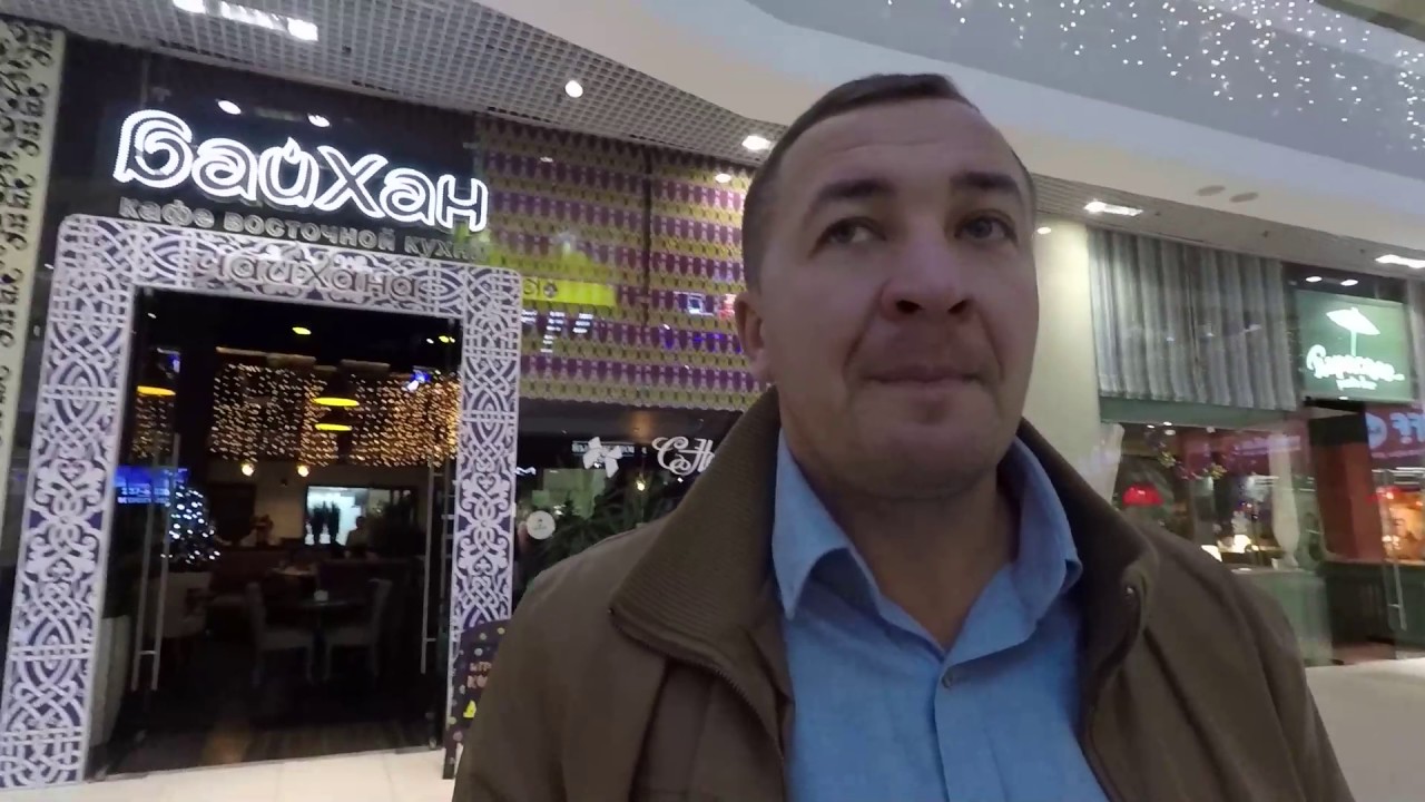 Сочи Элит 00621 Море молл . Новогодняя суета